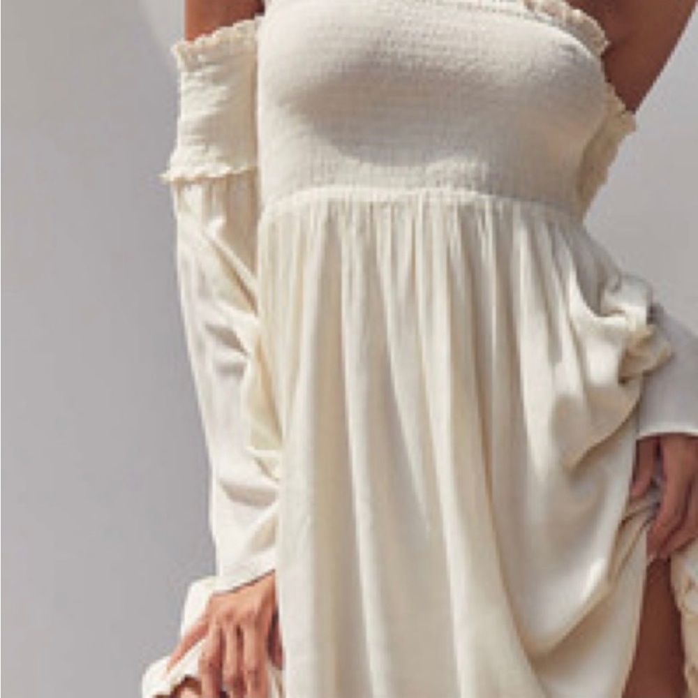 NWT Ecote Urban Outfitters Cinched Off the Shoulder Bell Sleeve Top